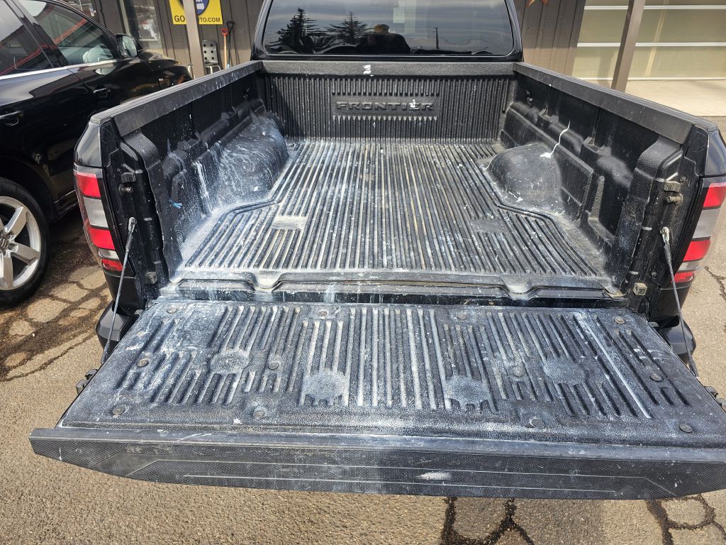 2022 Nissan Frontier Image 9