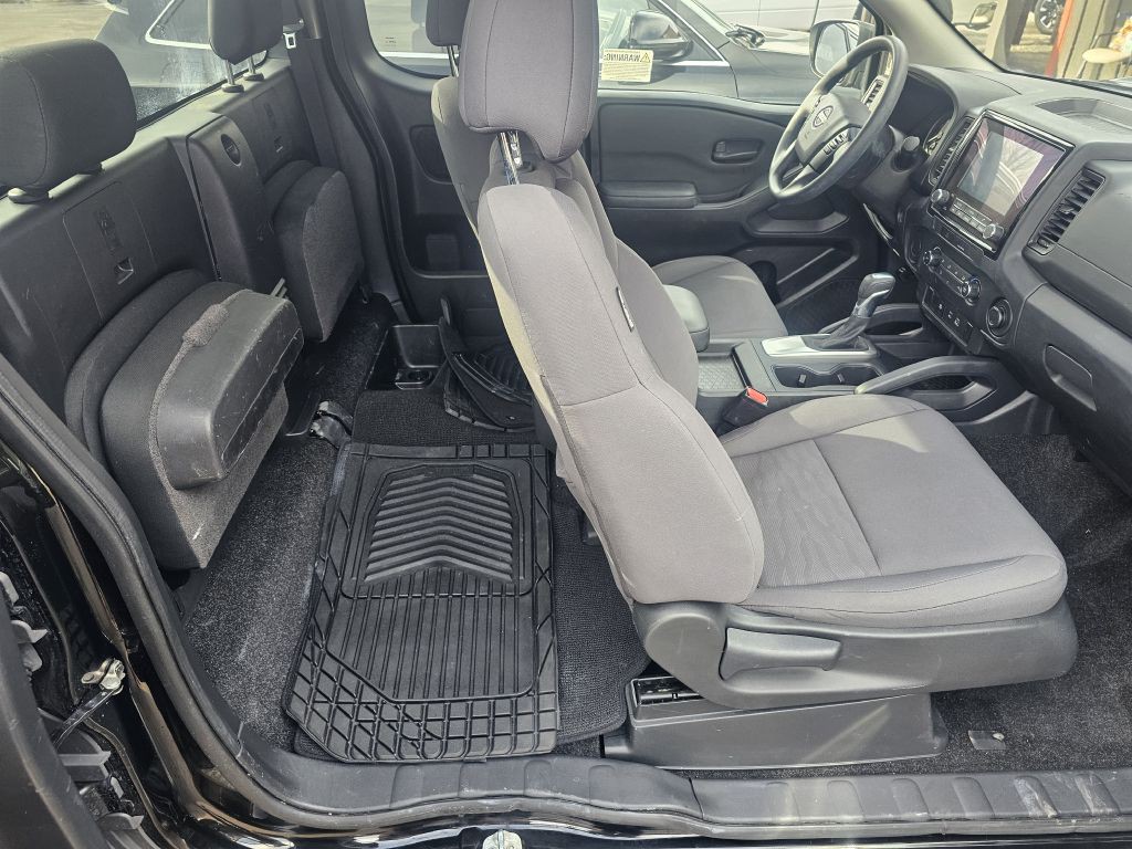 2022 Nissan Frontier Image 11