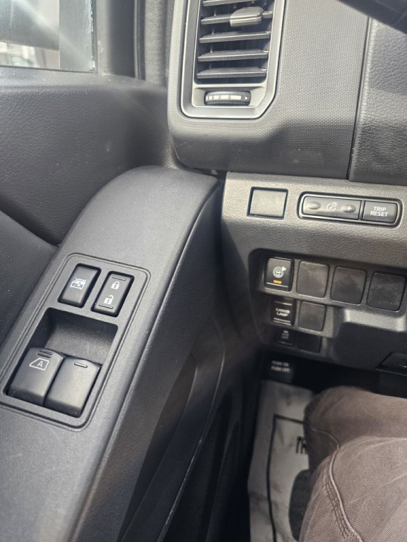 2022 Nissan Frontier Image 20