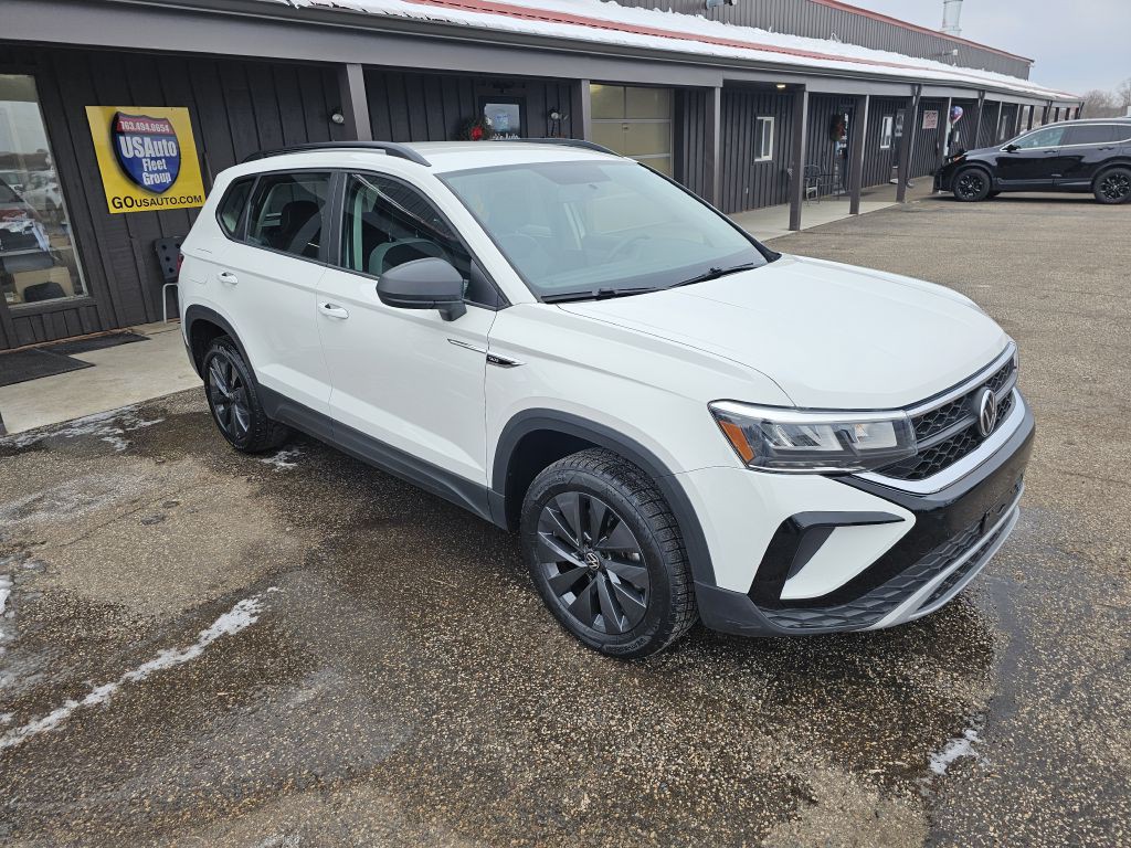 2022 Volkswagen Taos Image 1