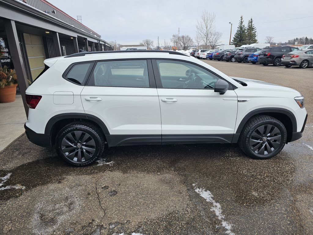 2022 Volkswagen Taos Image 2