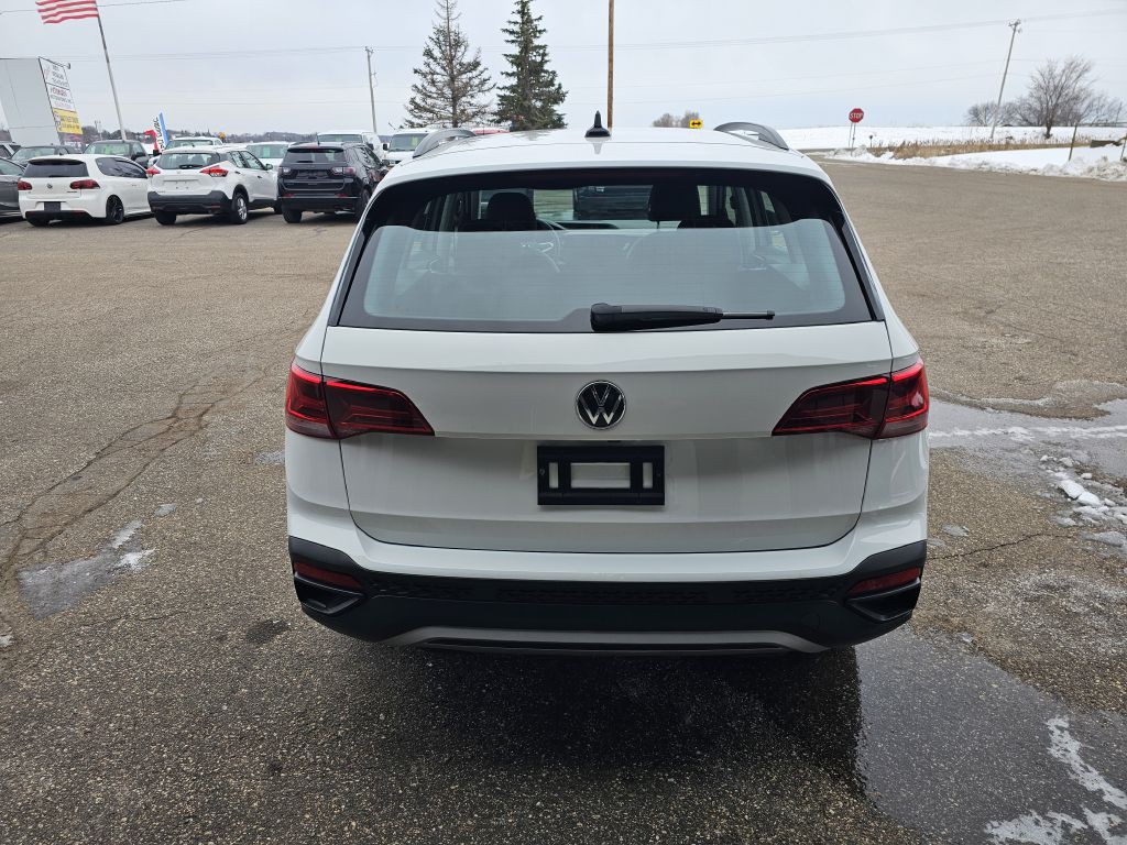 2022 Volkswagen Taos Image 7