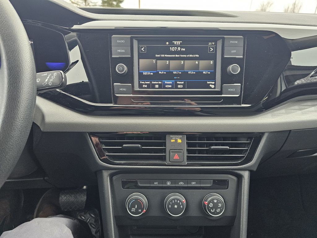 2022 Volkswagen Taos Image 13