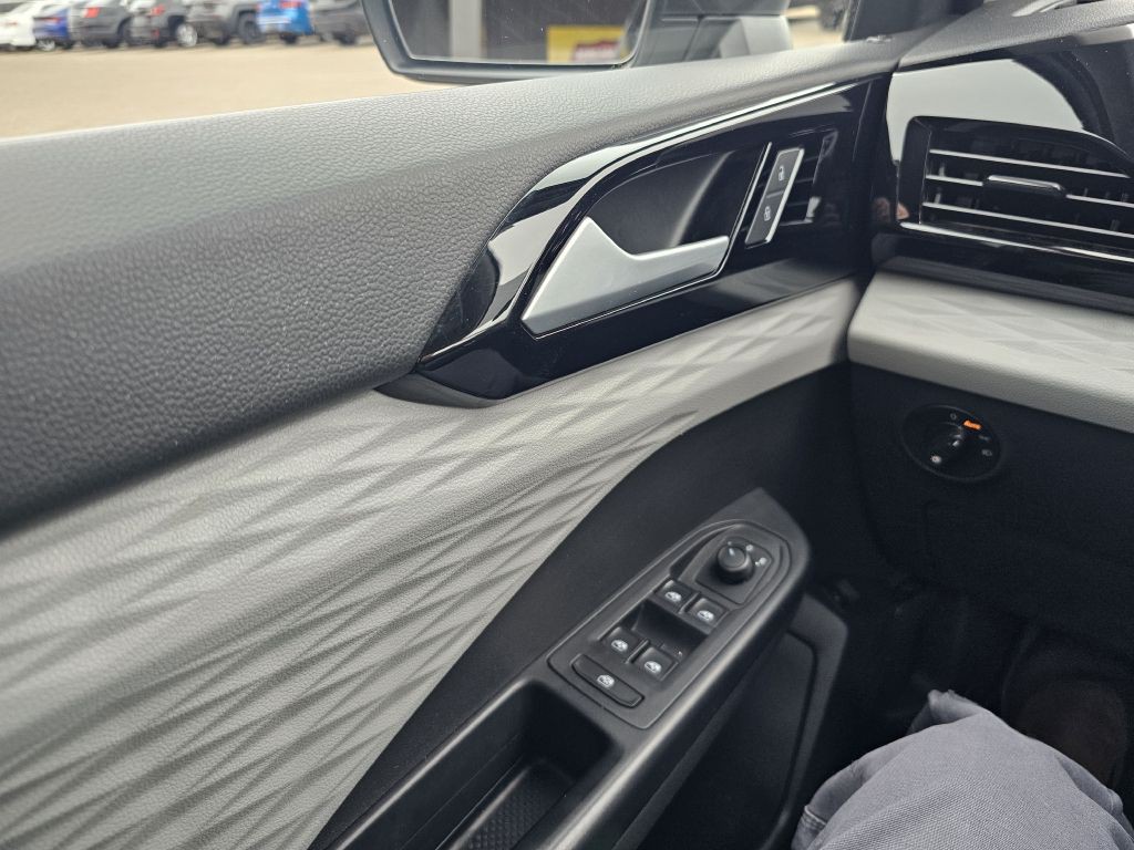 2022 Volkswagen Taos Image 18