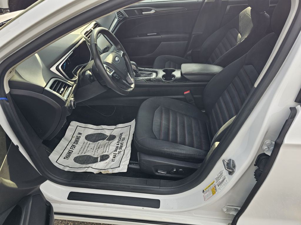 2016 Ford Fusion Image 9