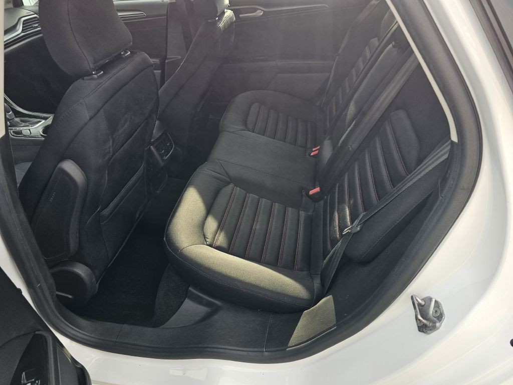 2016 Ford Fusion Image 10