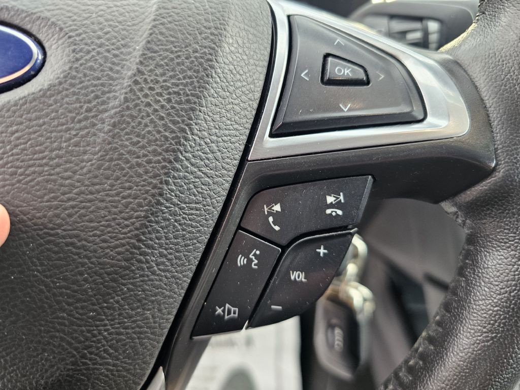 2016 Ford Fusion Image 19