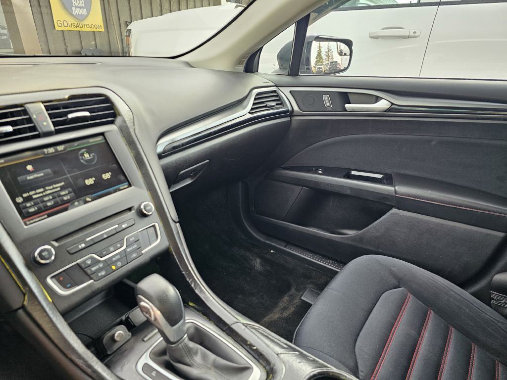 2016 Ford Fusion Image 21