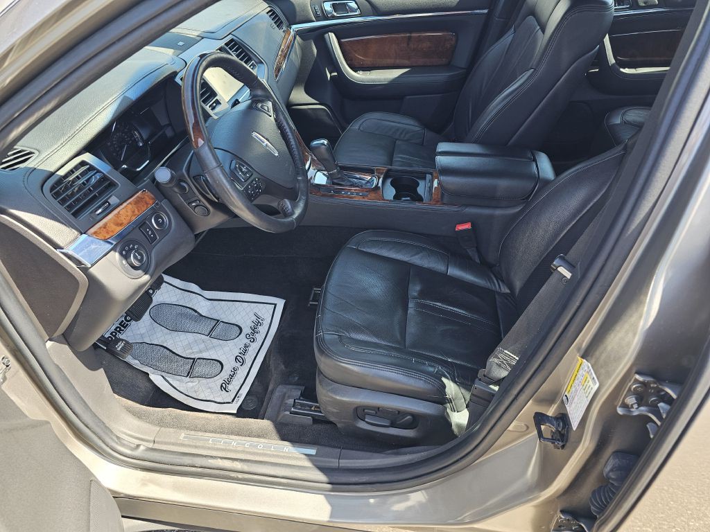 2015 Lincoln MKS Image 10