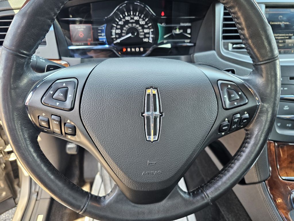 2015 Lincoln MKS Image 15