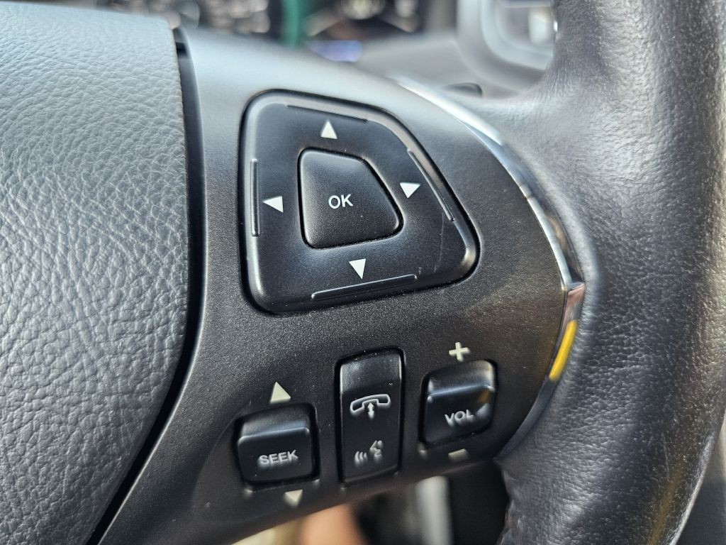 2015 Lincoln MKS Image 17