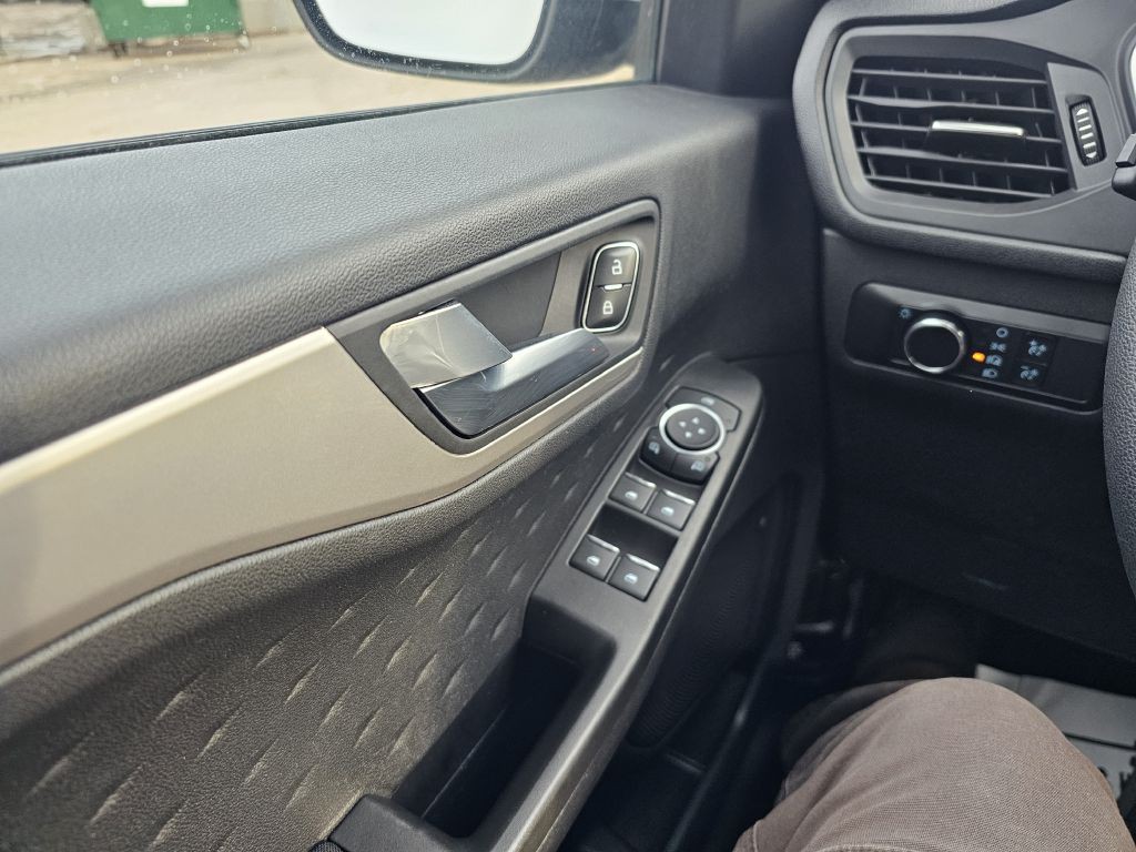 2020 Ford Escape Image 18