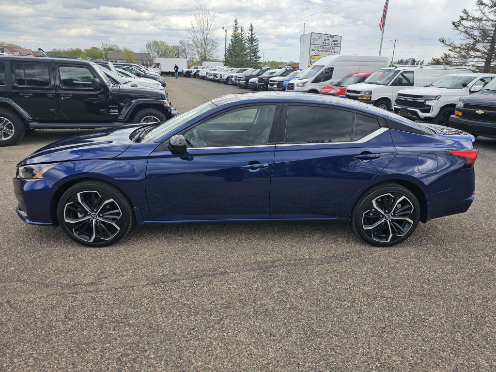 2024 Nissan Altima Image 2