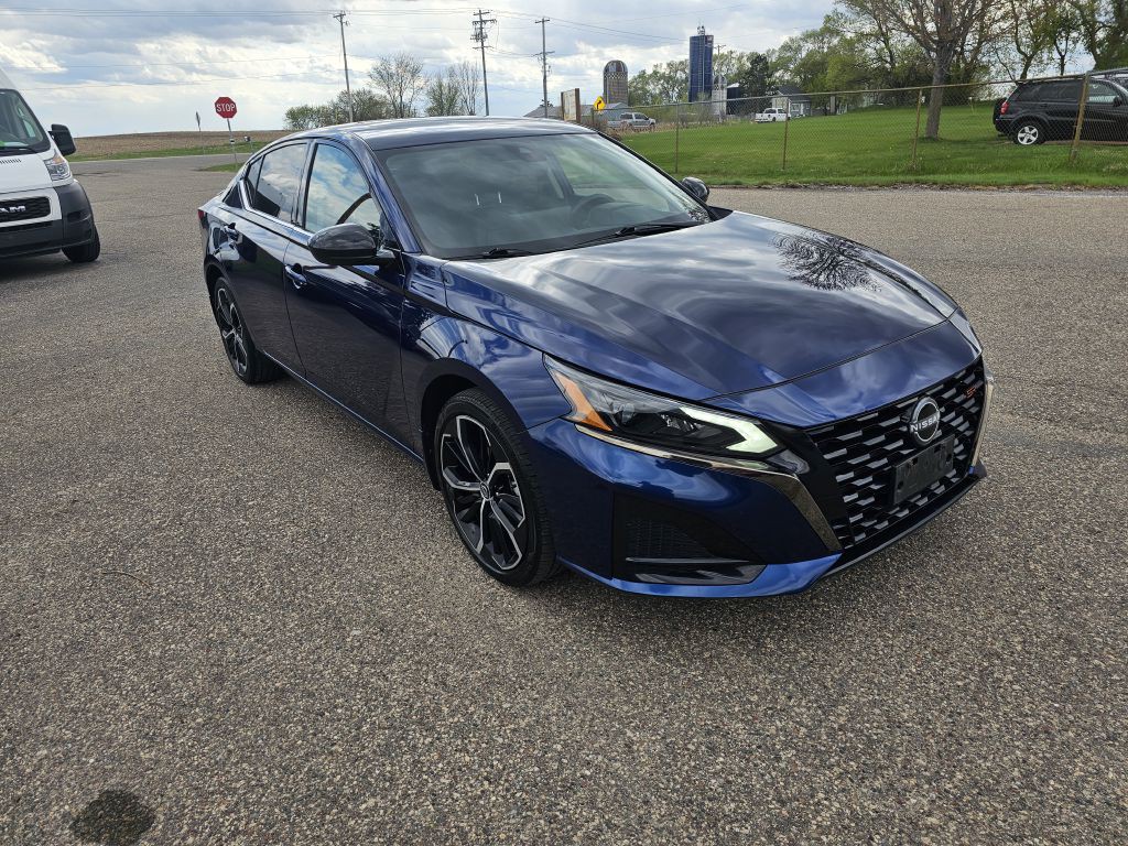 2024 Nissan Altima Image 4