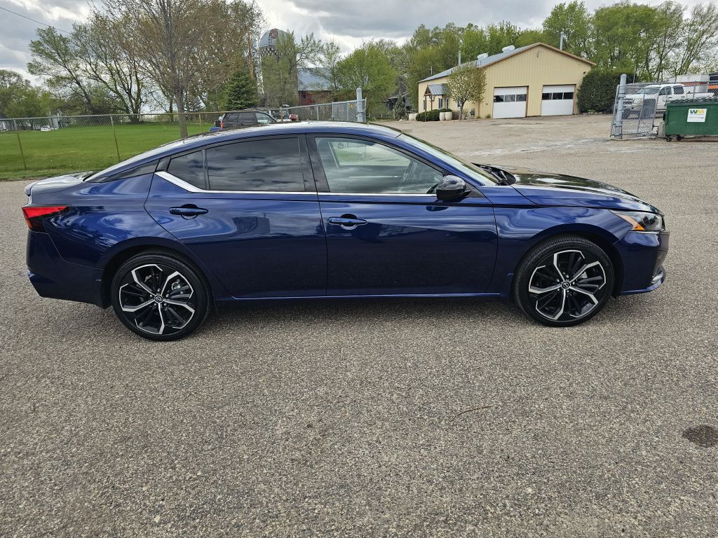 2024 Nissan Altima Image 5