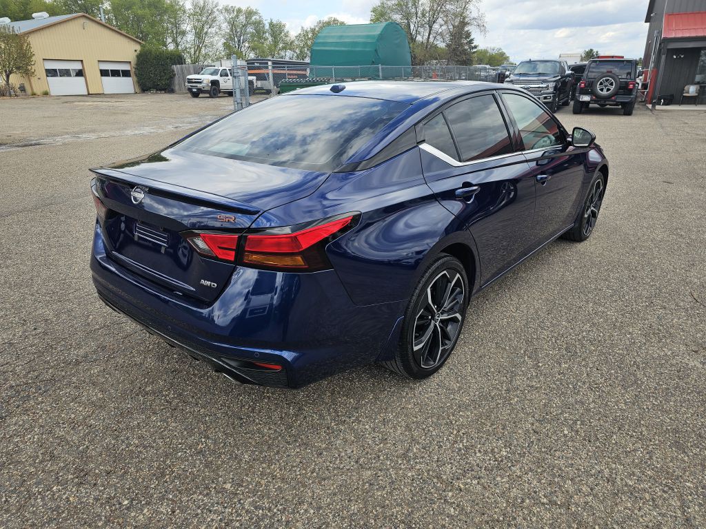 2024 Nissan Altima Image 8