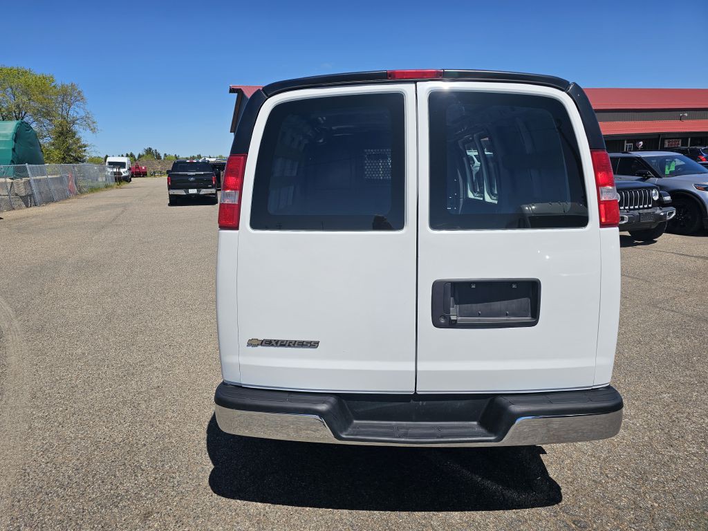 2019 Chevrolet Express Image 7