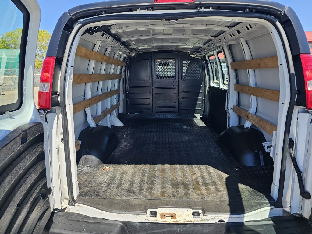2019 Chevrolet Express Image 10