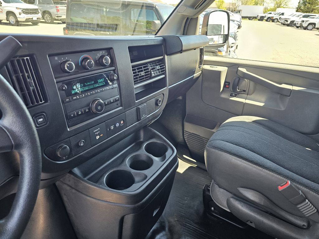 2019 Chevrolet Express Image 17