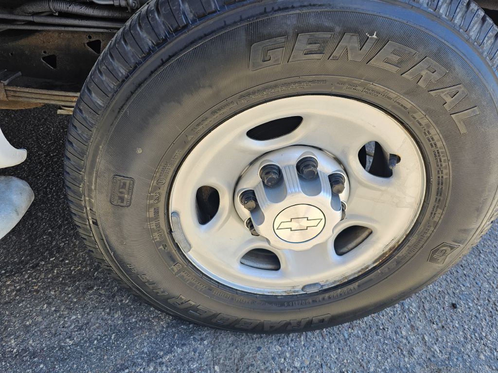 2019 Chevrolet Express Image 18
