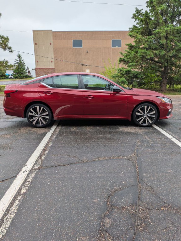 2019 Nissan Altima Image 2