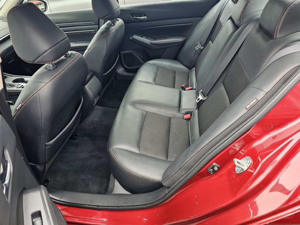 2019 Nissan Altima Image 10