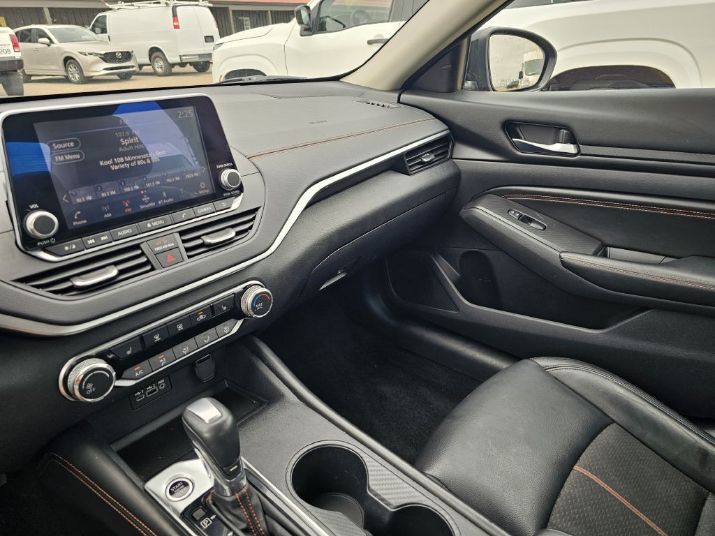 2019 Nissan Altima Image 19