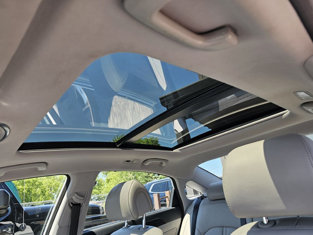 2015 Hyundai Sonata Image 9