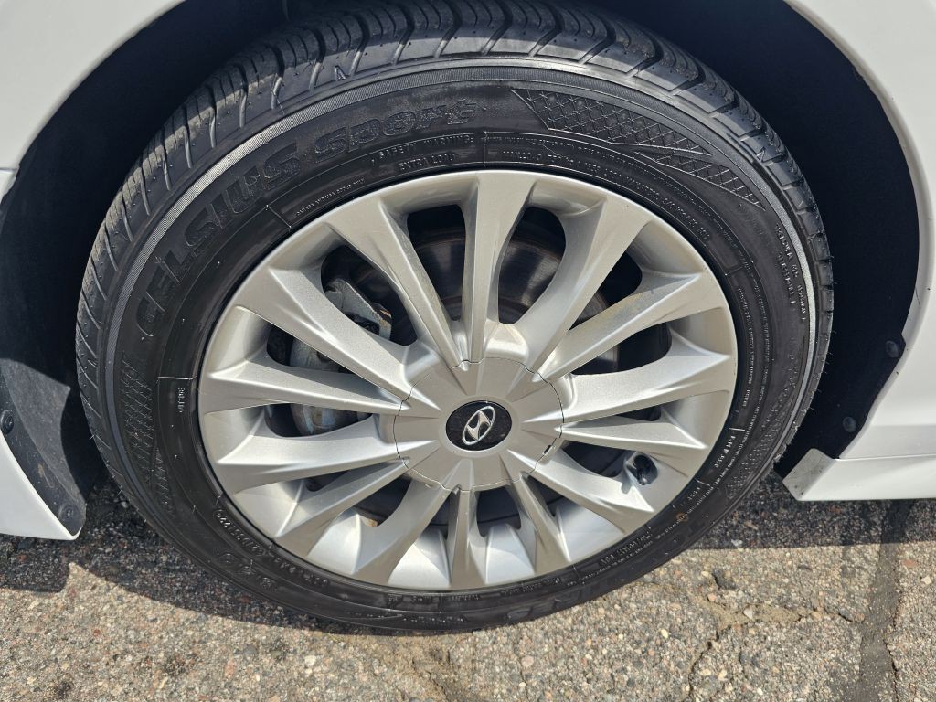 2015 Hyundai Sonata Image 22