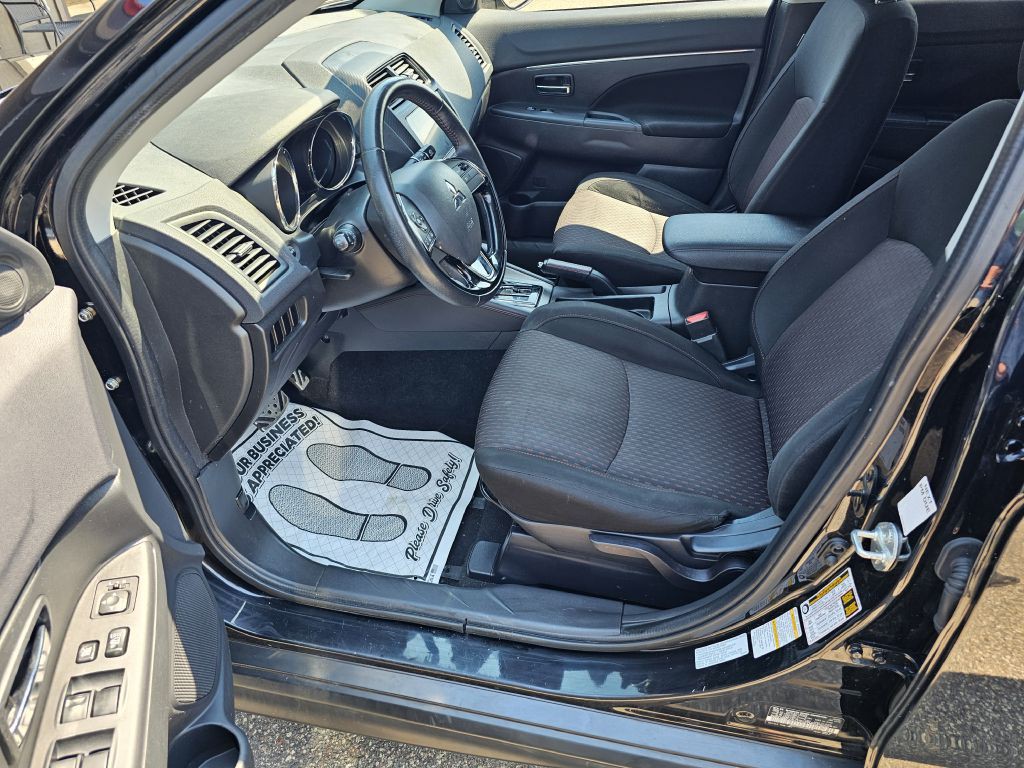 2019 Mitsubishi Outlander Image 9