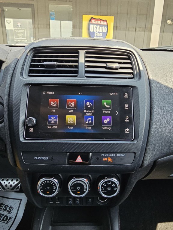 2019 Mitsubishi Outlander Image 12