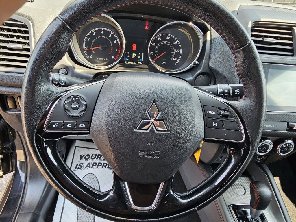 2019 Mitsubishi Outlander Image 15