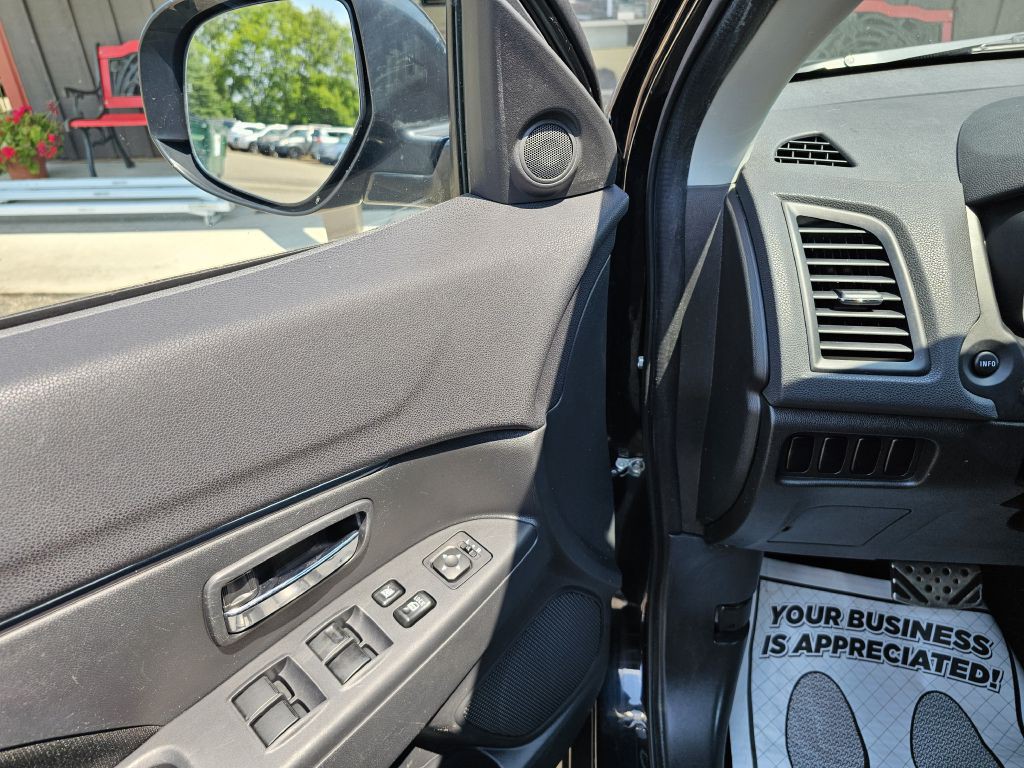 2019 Mitsubishi Outlander Image 18