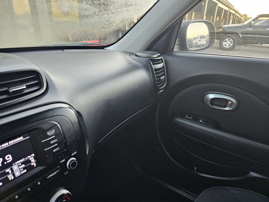 2018 Kia Soul Image 17