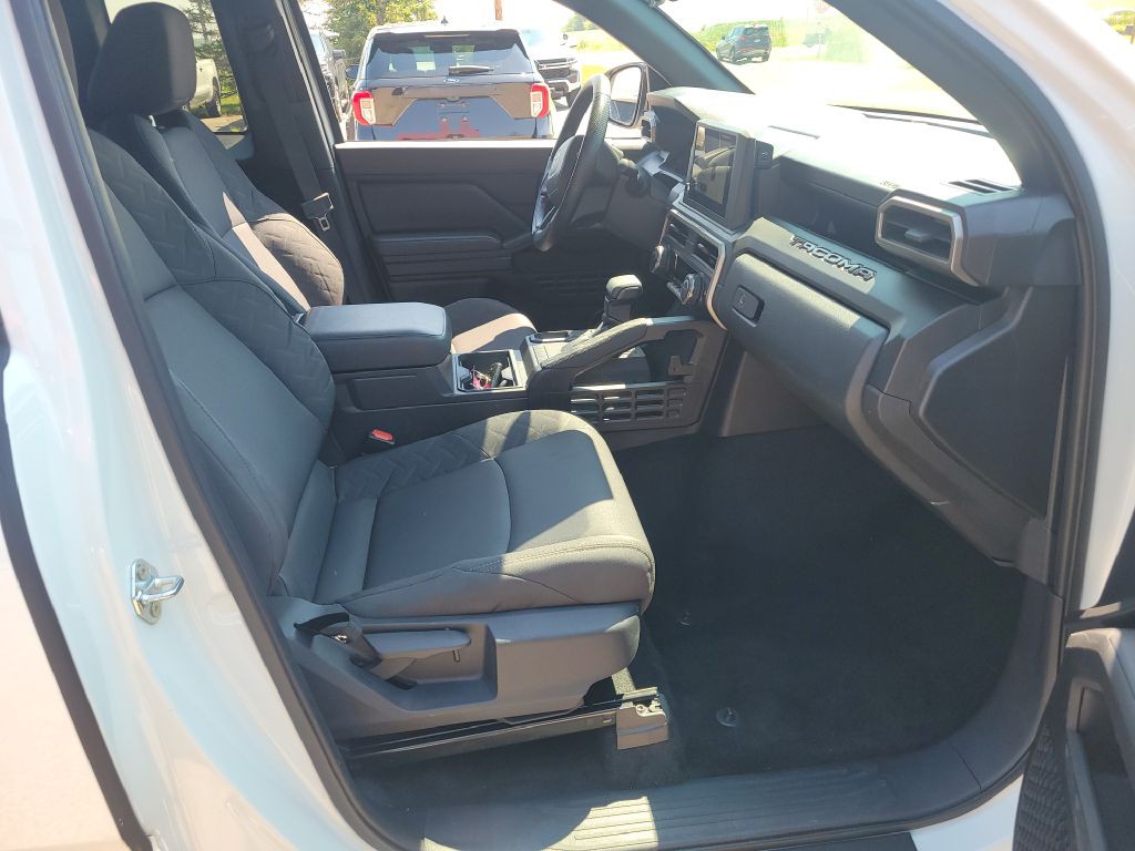2025 Toyota Tacoma Image 8