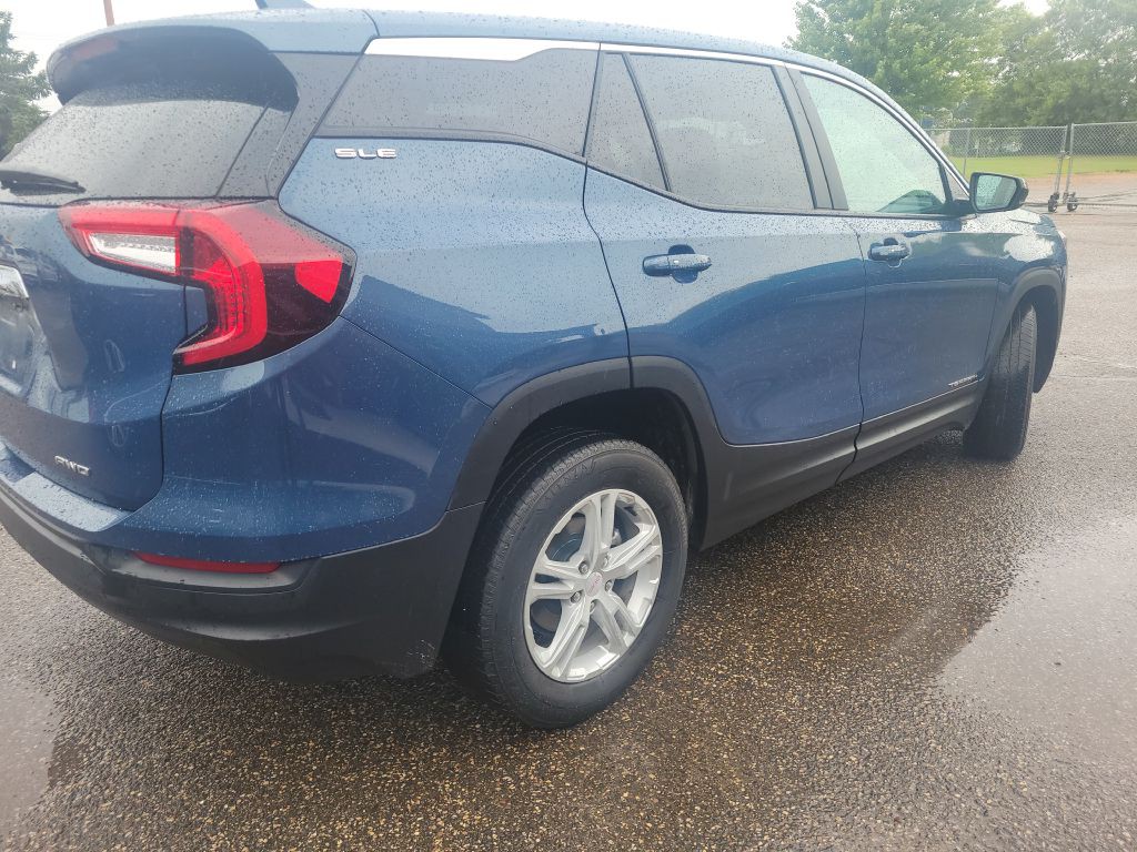 2024 GMC Terrain Image 8