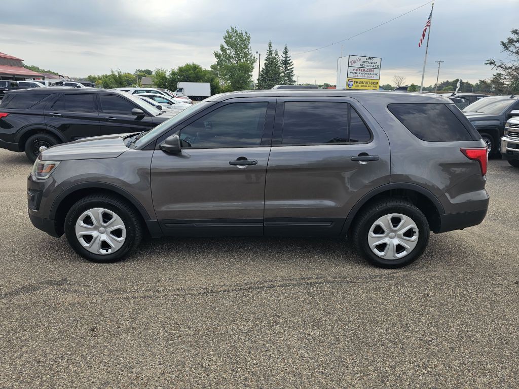 2016 Ford Explorer Image 2