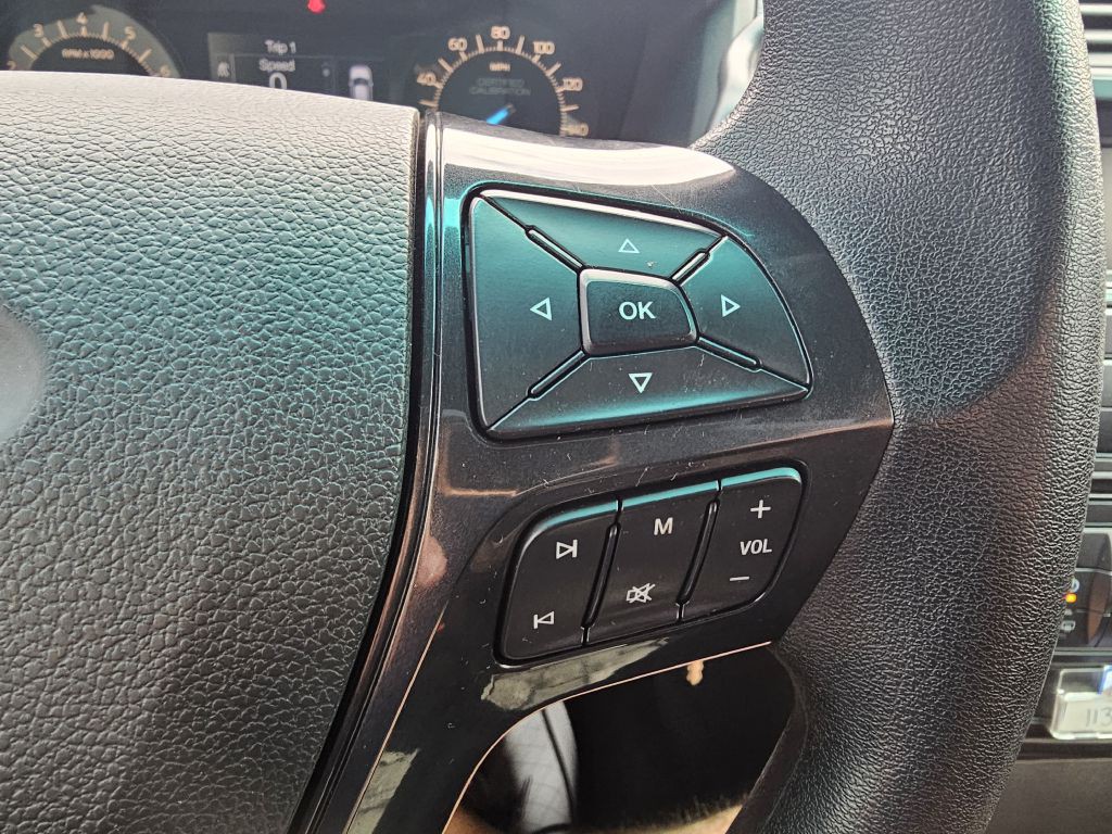 2016 Ford Explorer Image 16