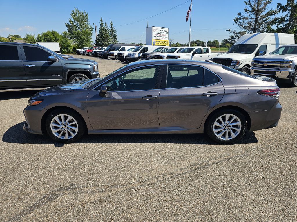 2022 Toyota Camry Image 2