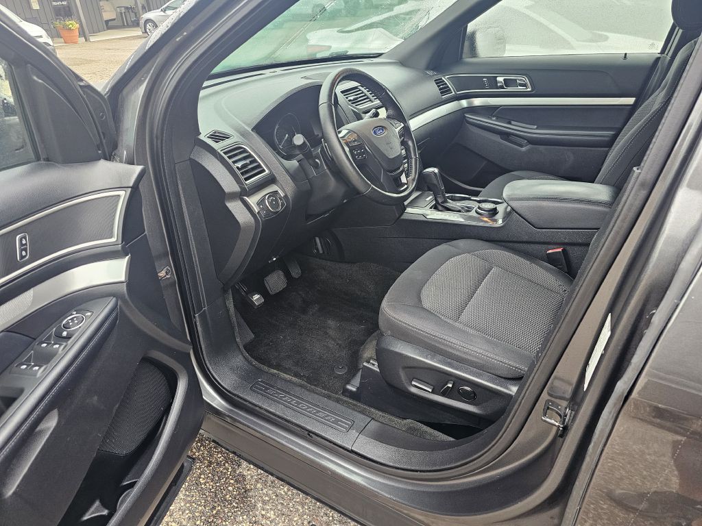 2016 Ford Explorer Image 8