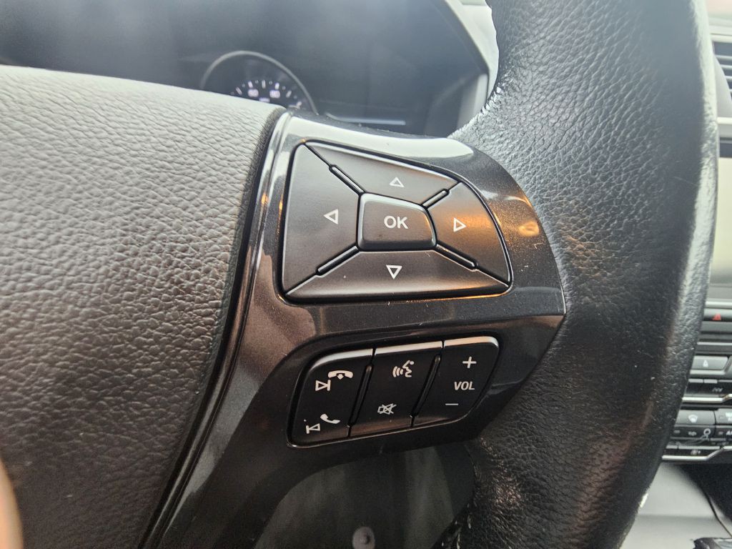 2016 Ford Explorer Image 17