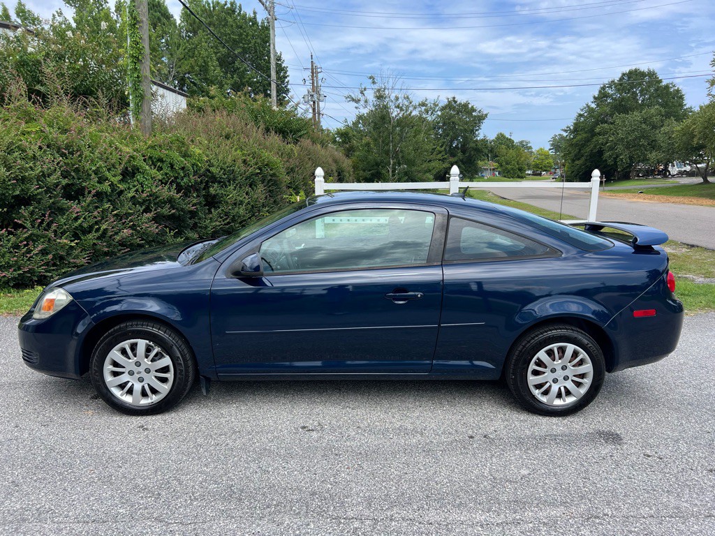 2010 Chevrolet Cobalt Image 2