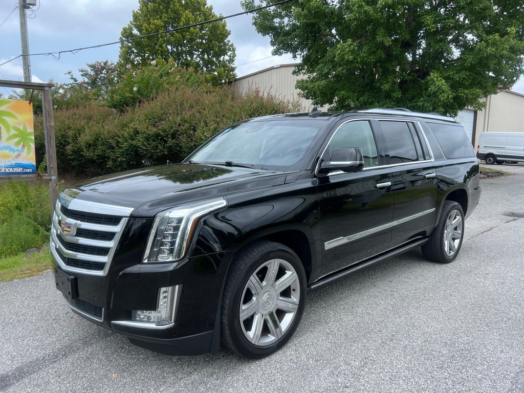 2015 Cadillac Escalade Image 2