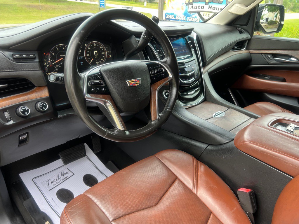 2015 Cadillac Escalade Image 12