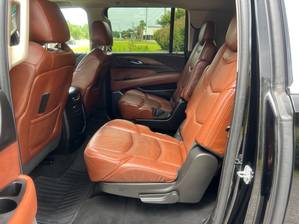 2015 Cadillac Escalade Image 13
