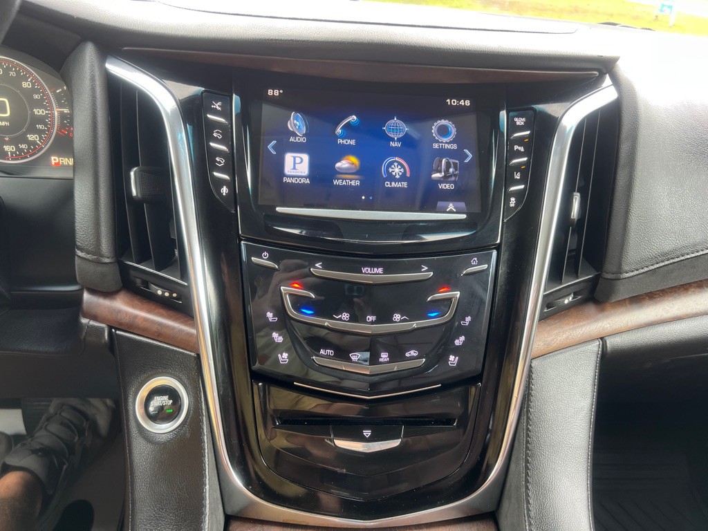 2015 Cadillac Escalade Image 20
