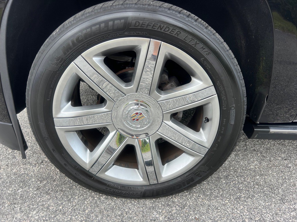 2015 Cadillac Escalade Image 21