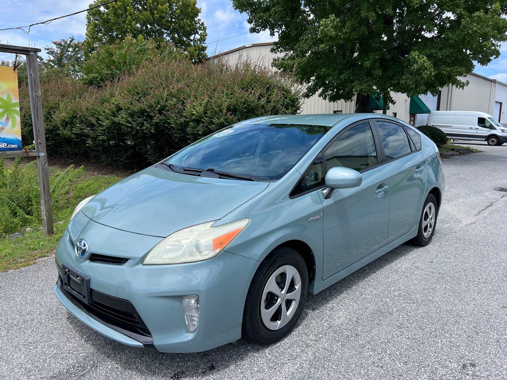 2013 Toyota Prius Image 2