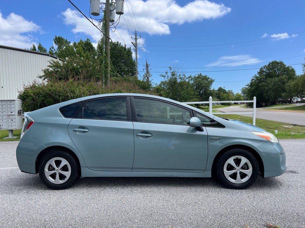 2013 Toyota Prius Image 5