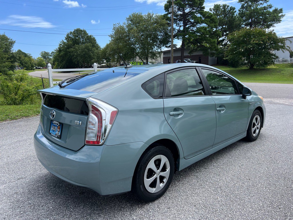 2013 Toyota Prius Image 6